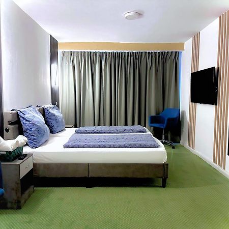 Hotel Hamburg Inn Экстерьер фото