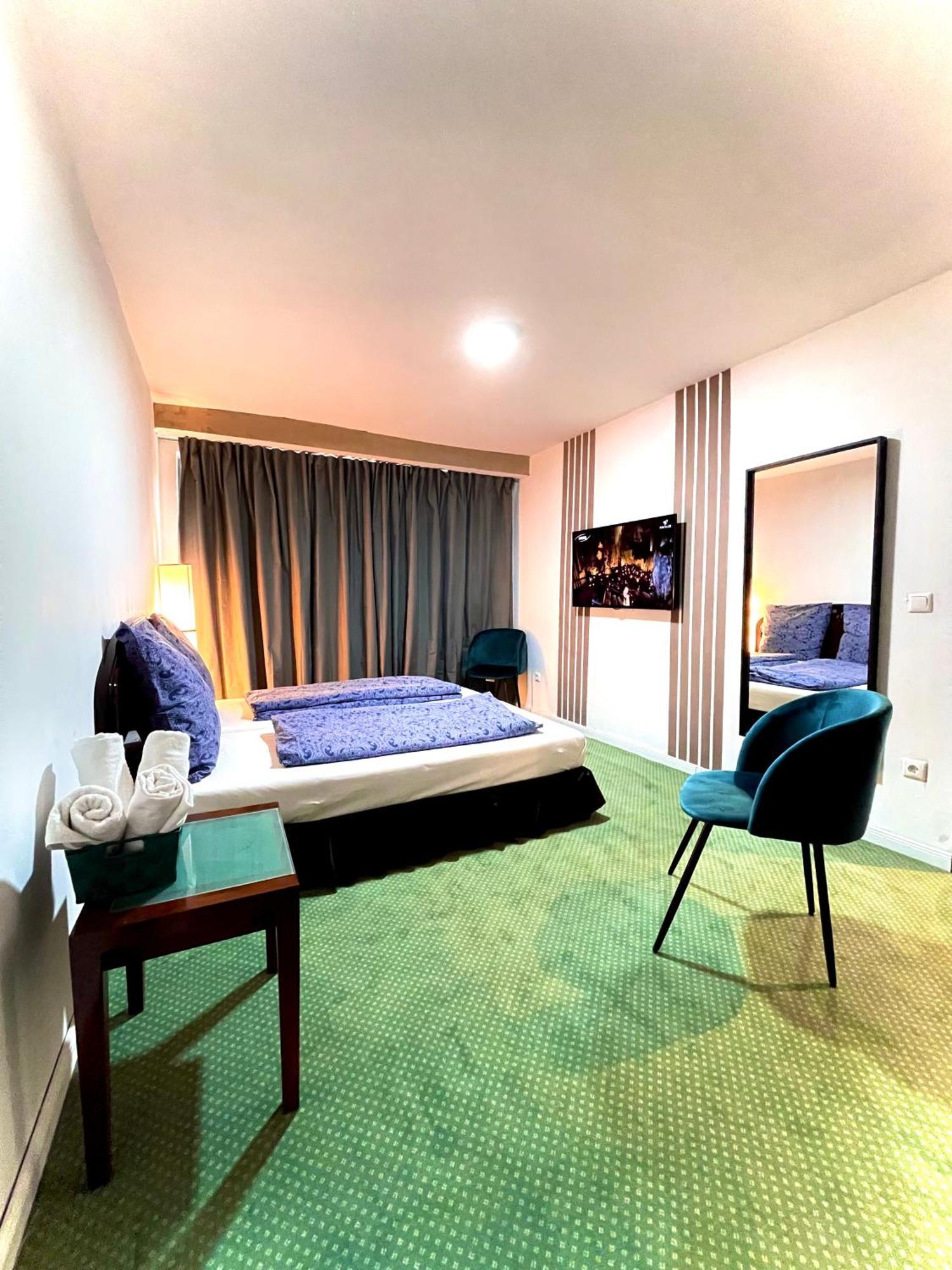 Hotel Hamburg Inn Экстерьер фото
